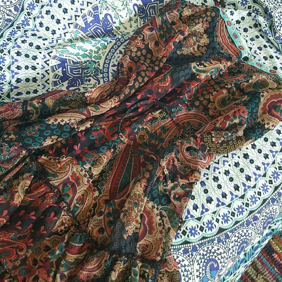 Xhilaration Dresses & Skirts - Boho paisley print ruffle dress